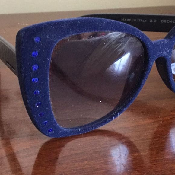ITALIA SUNGLASSES VELVET BLUE WITH CRYSTAL - Picture 2 of 8